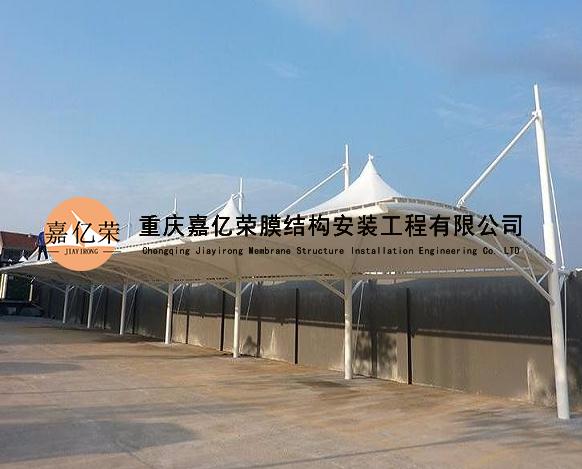 使用膜結(jié)構(gòu)車棚有什么好處