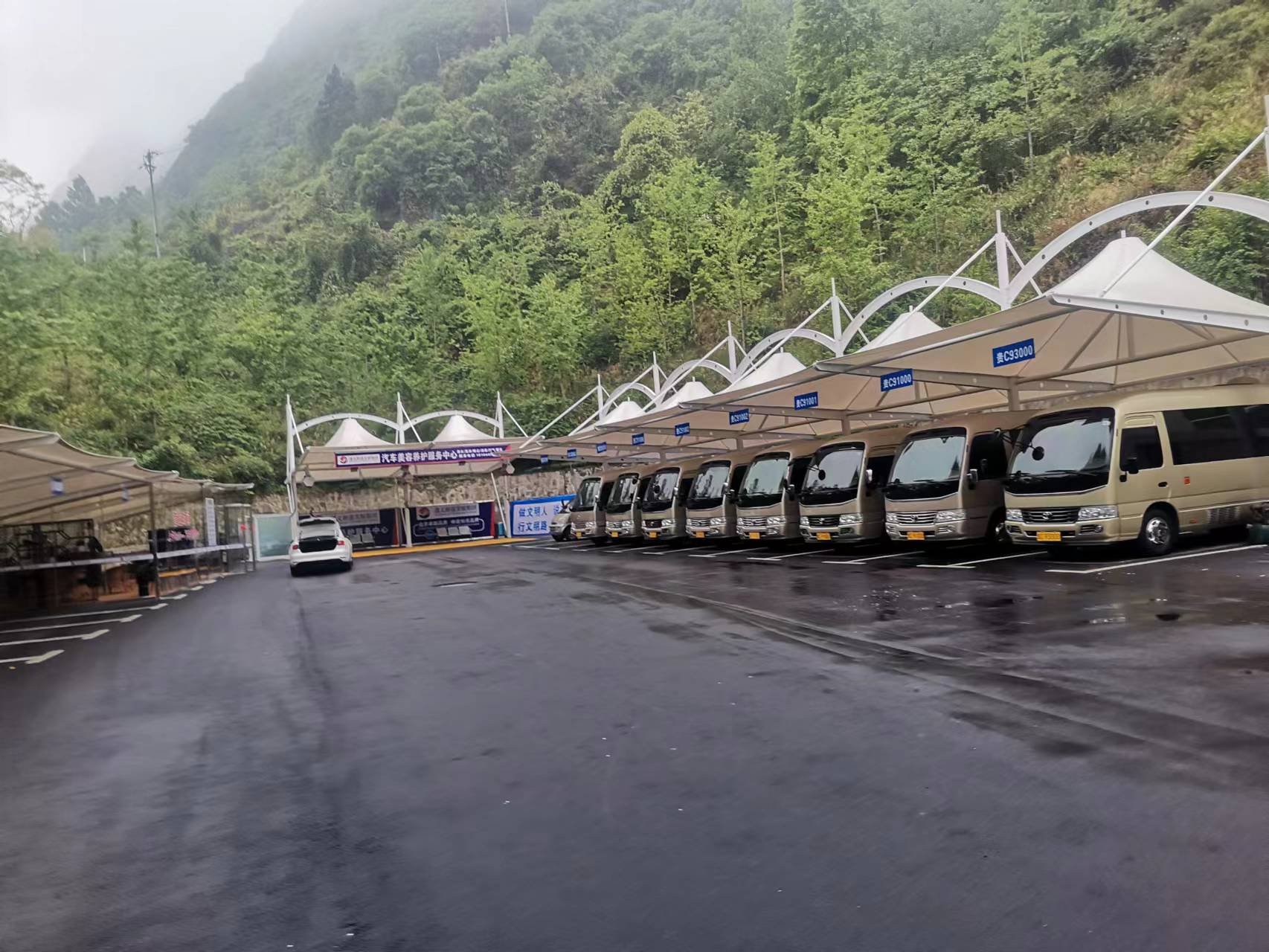 帽頂型停車棚